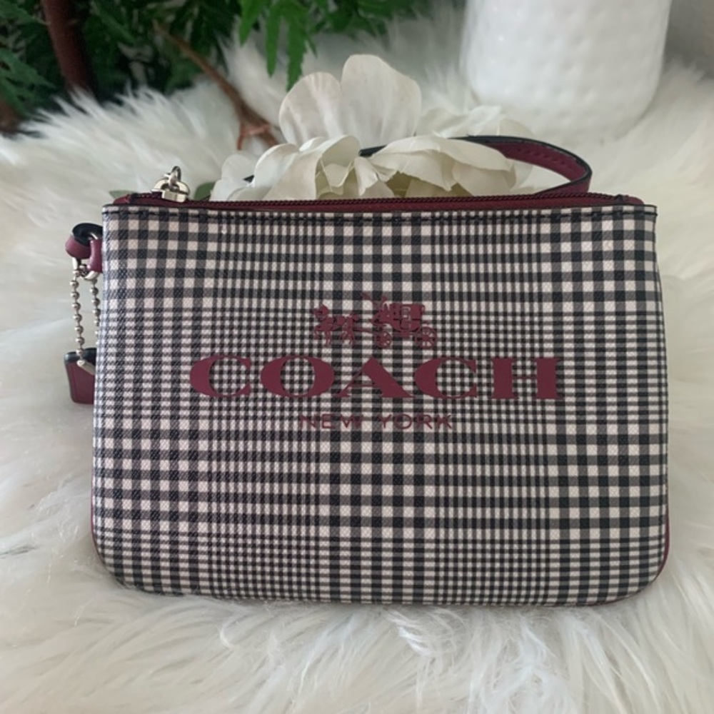 COACH CANVAS HORSE & CARRIAGE SLIM WRISTLET CRANBERRY MULTI F52142